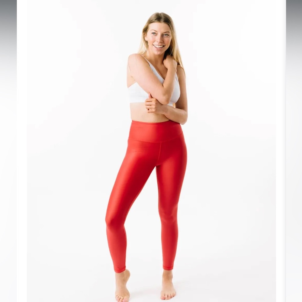 NWOT ZYIA Red metallic High Waist Leggings Streamlined Fit